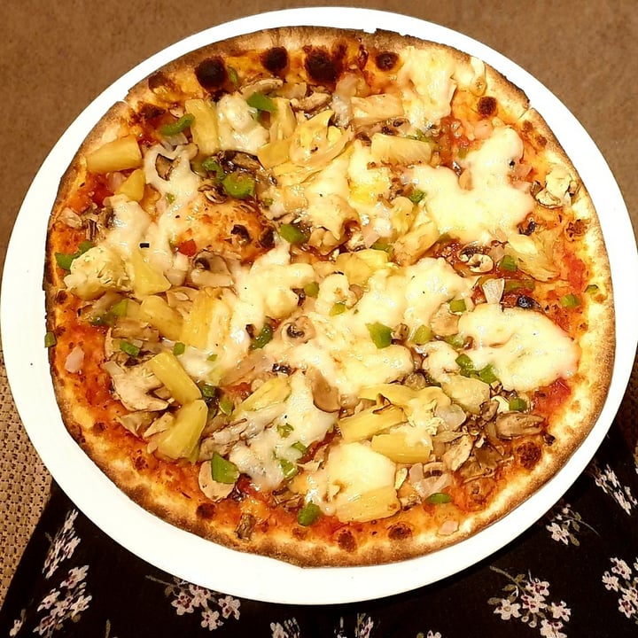 photo of Del Forno Parkmore Vegetarian Pizza shared by @compassionate1candy on  13 Dec 2020 - review