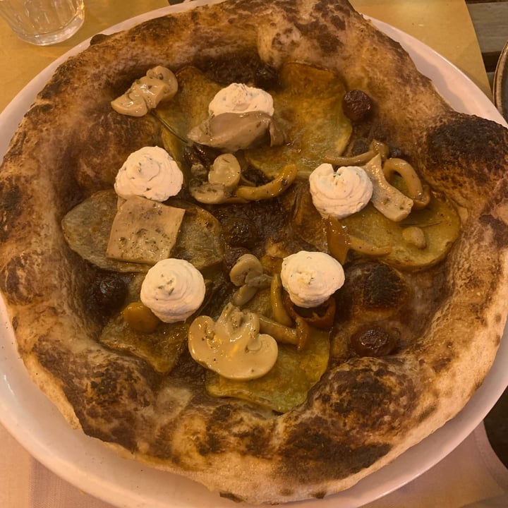 photo of Il Rovescio Pizza Alba shared by @irfer on  17 Aug 2022 - review
