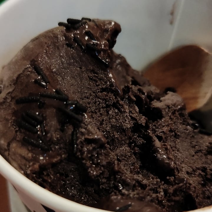 photo of Baskin Robbins Mississippi Mud (Vegan) shared by @pranav546 on  07 Nov 2021 - review