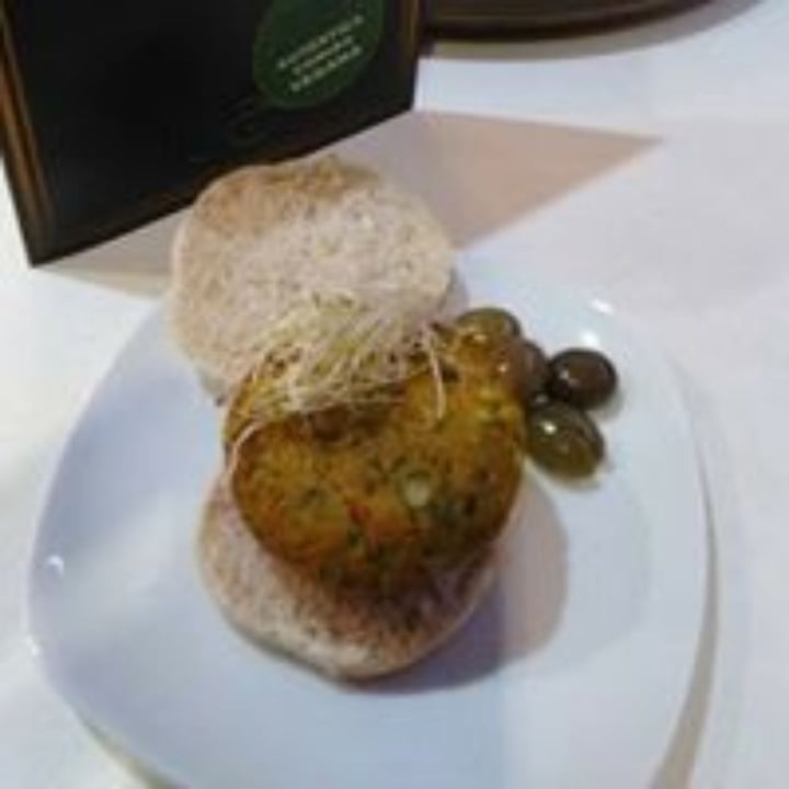 review photo of Vintage54 Hamburguesa de lentejas shared by @aanie on 15 Aug 2019 - review