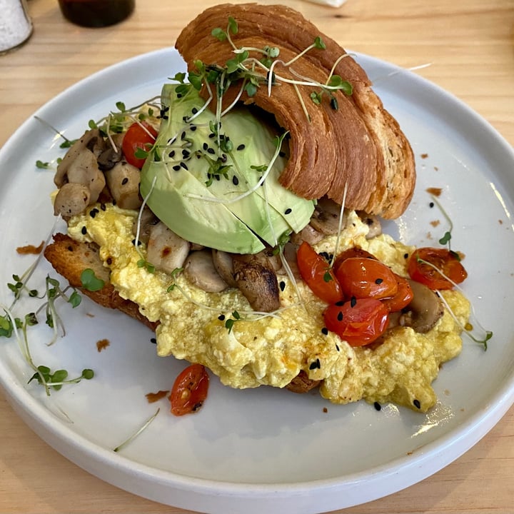 photo of Wildsprout Vegan Croissant with Scrambled Tofu shared by @tonivbrockhoven on  01 Aug 2021 - review