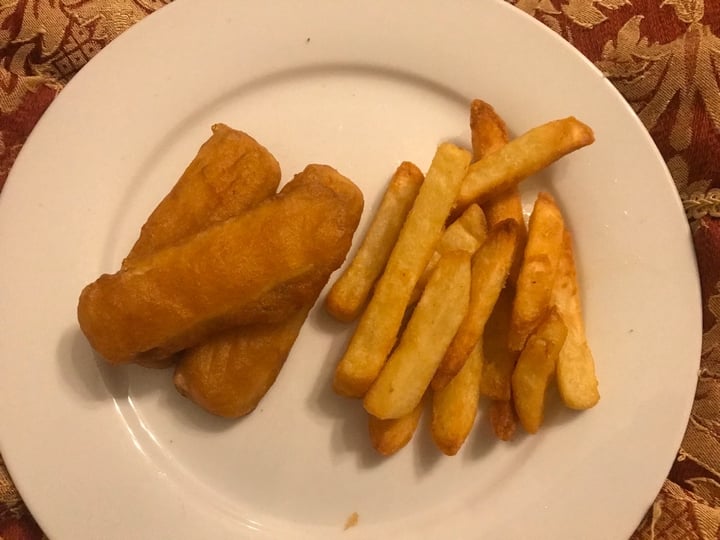 photo of Plant Kitchen (M&S) Tofish & Chips shared by @xgemmax on  08 Jan 2020 - review