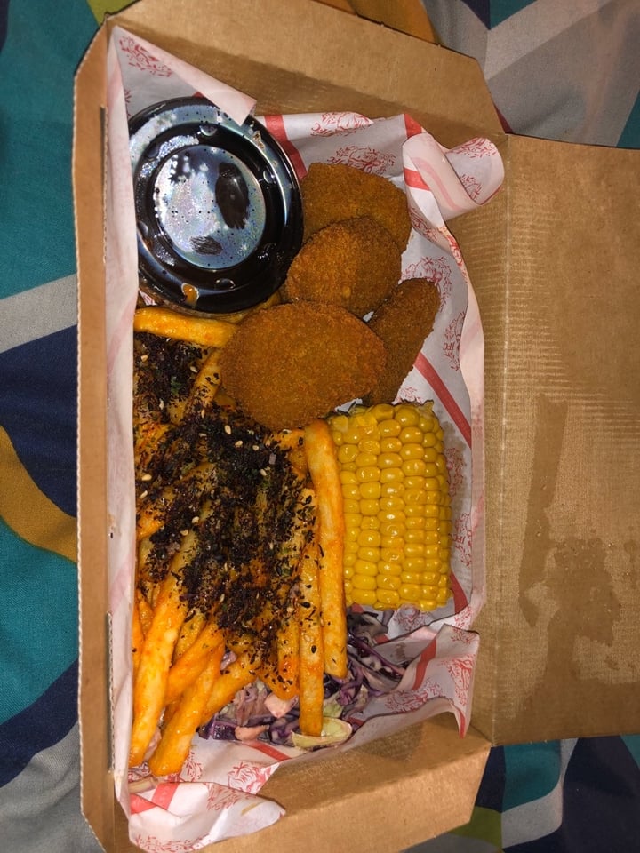 photo of YO! Sushi JFC vegan box shared by @joanner1999 on  10 Jan 2020 - review