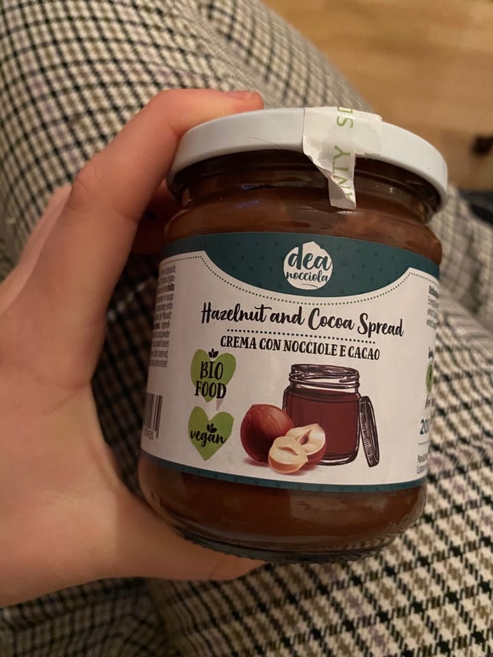 photo of Deanocciola Classic Hazelnut and Cacoa Spread shared by @robsm95 on  19 Feb 2020 - review