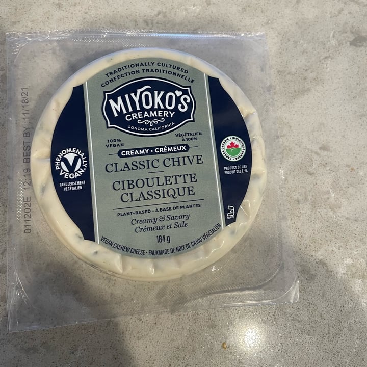 photo of Miyoko's Creamery Double Cream Classic Chive Cashew Milk Cheese shared by @veg4n on  30 Oct 2021 - review