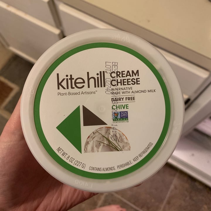 photo of Kite Hill Cream Cheese Alternative Chive shared by @lpellino29 on  05 Dec 2020 - review