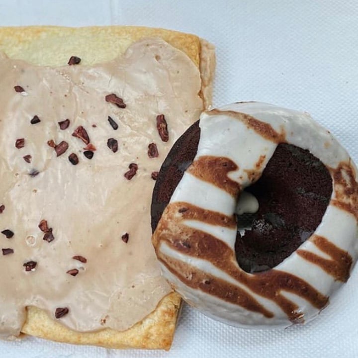 photo of Plant City Pop Tart shared by @amz8893 on  15 Sep 2020 - review