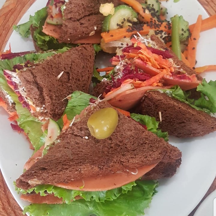 photo of Ahimsa Cocina Consciente Club sándwich shared by @virigf on  23 Mar 2020 - review