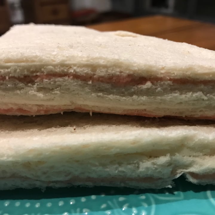 photo of Veguideli Sándwich De Jamón Y Queso shared by @ladybiird on  21 Jul 2021 - review