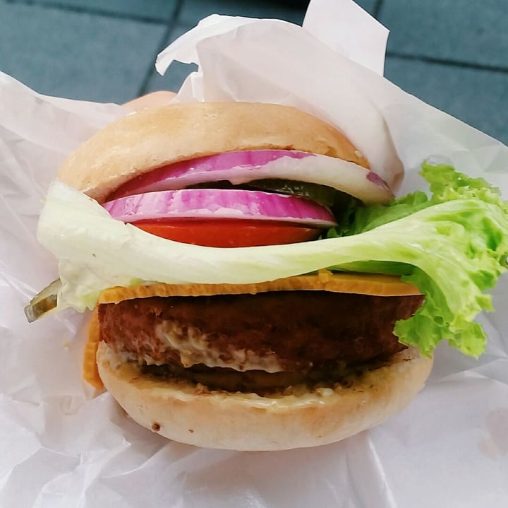 photo of Mezza9 Classic cheese beyond burger shared by @rationpi on  17 Aug 2018 - review