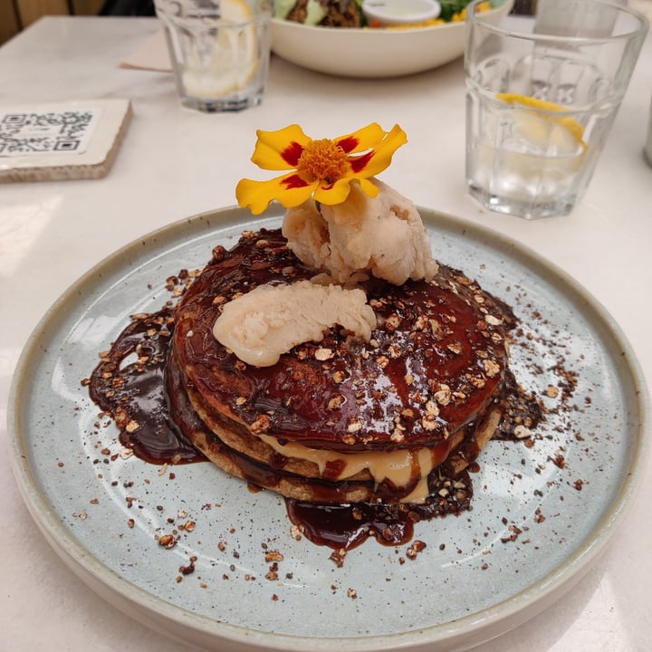 photo of The Therapist Pancake salted caramel banana peanut butter shared by @michelabao on  16 Mar 2022 - review