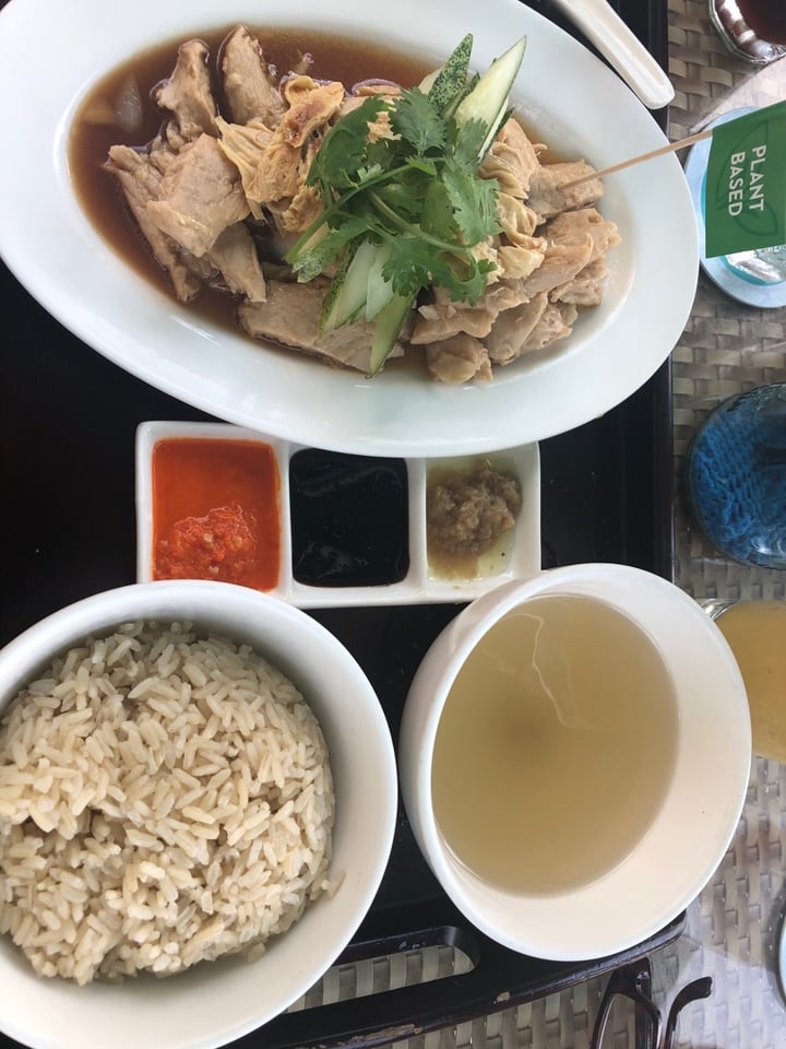 photo of Privé Tiong Bahru Hainanese Chicken Rice shared by @ninamort on  29 Mar 2020 - review
