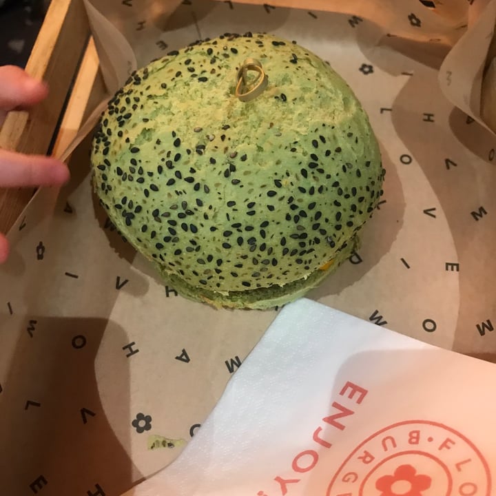 review photo of Flower Burger Jungle Burger shared by @vegciiirs on 13 Apr 2022 - review