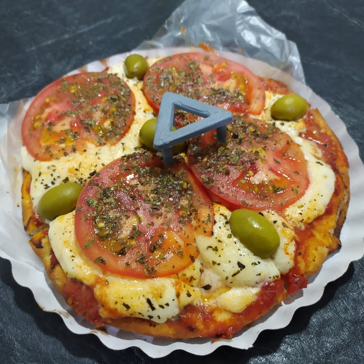 photo of Empanadas de 10 Pizza de Muzzarella a la piedra shared by @micaquij on  07 Sep 2020 - review