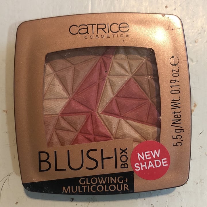 review photo of Catrice Cosmetics Blush Box glowing + multicolour shared by @miavanwyk on 07 Apr 2022 - review