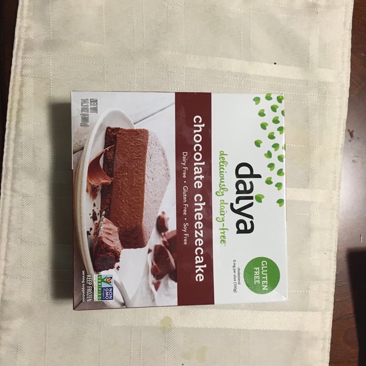 review photo of Daiya Chocolate Cheezecake shared by @veganconnesuire on 09 Sep 2020 - review