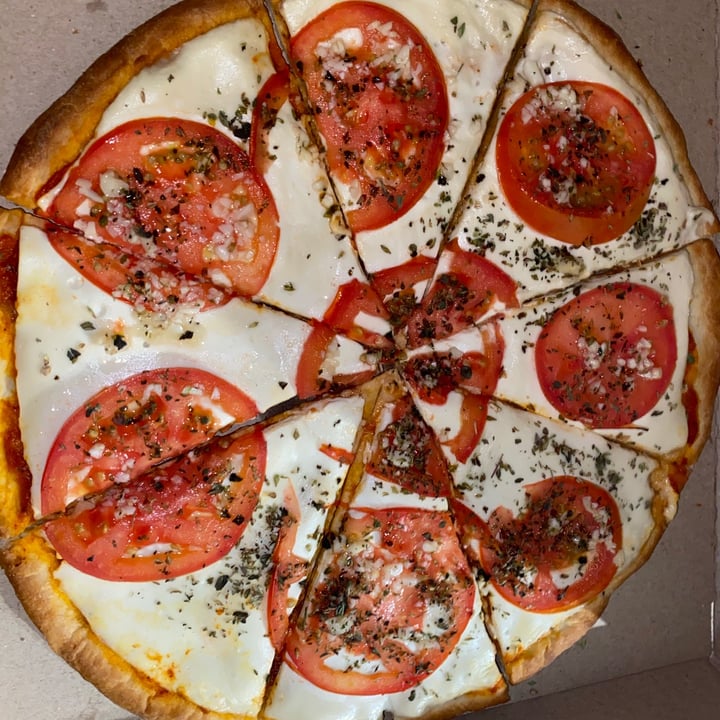review photo of Nuevo mundo (Delivery) Pizza napolitana shared by @yannickmdp on 03 Mar 2021 - review