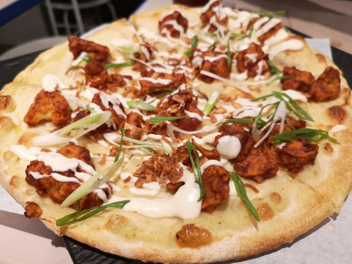 photo of Virtuous Pie Stranger Wings Pizza shared by @theplantlifecanada on  23 Aug 2019 - review