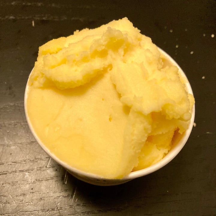 photo of Mivé gelateria artigianale Gelato al mandarino shared by @giuliabarison on  14 Nov 2022 - review