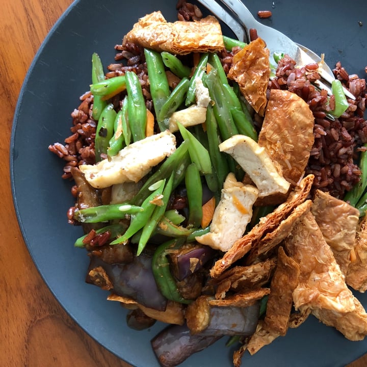 photo of Choo Zai Zhai Vegetarian Food Brown Rice With 3 Sides (Veggies / Beancurd) shared by @yuleseats on  11 Jun 2021 - review