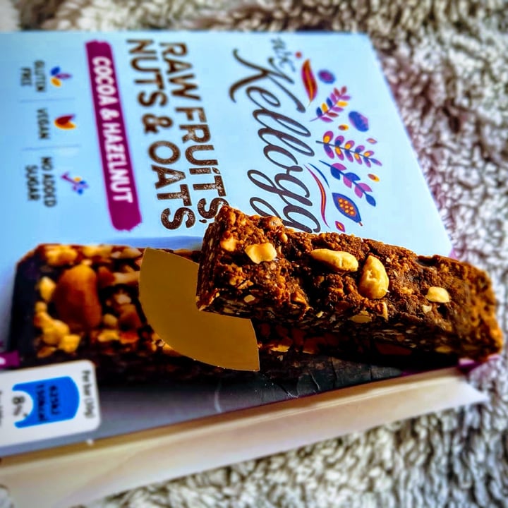 photo of Kellogg's Raw Fruits Nuts & Oats Cocoa & Hazelnut shared by @solajem on  16 Feb 2021 - review
