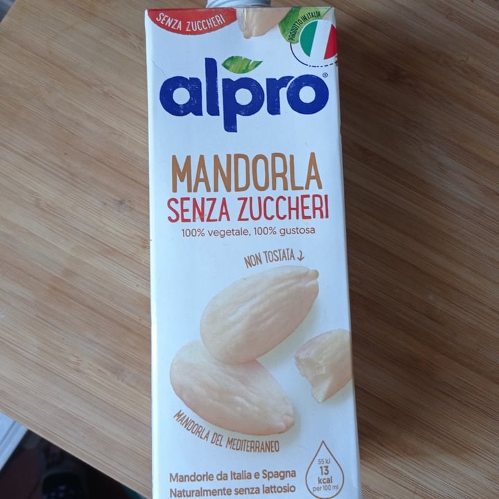 photo of Alpro Mandorla Senza Zuccheri shared by @lelisa on  09 Feb 2022 - review