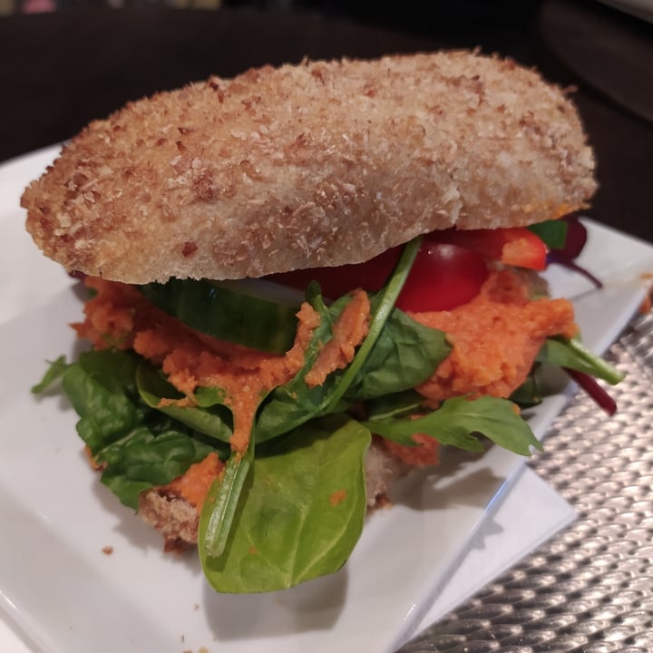photo of Steinbrenner & Nyberg vegan sandwich shared by @sisvegan on  10 Jun 2022 - review