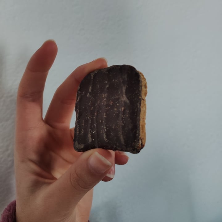photo of Mulino Bianco Mini Fette Con Cioccolato Fondente shared by @miriana016 on  24 Dec 2021 - review