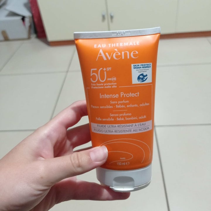 review photo of Avène Crema con color shared by @elenaaio on 04 Sep 2022 - review