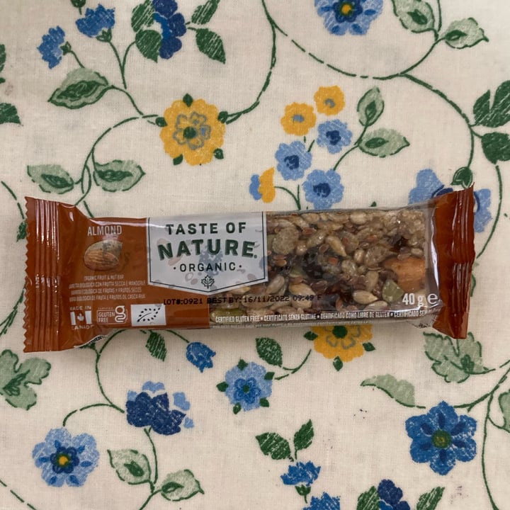 photo of Taste of Nature Almond bar shared by @flasol on  13 Apr 2022 - review