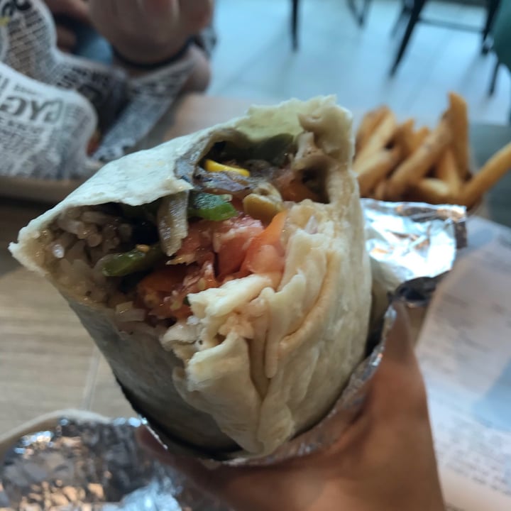 photo of Guzman Y Gomez Burrito (w/o cheese) shared by @opheeeliaaa on  11 Aug 2020 - review