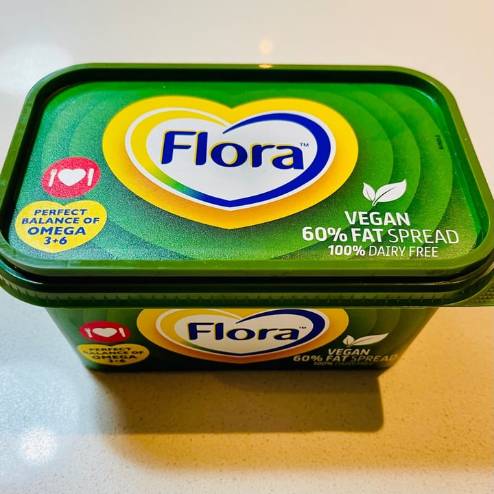 photo of Flora 60% fat spread shared by @justlovevegan on  03 Aug 2021 - review