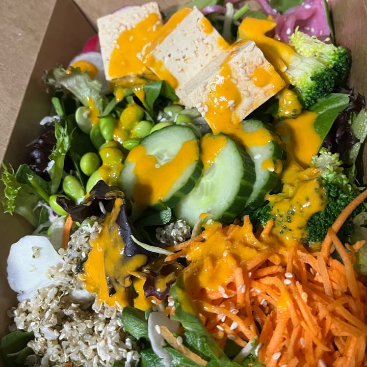 review photo of Califresh Tofusion Salad Bowl shared by @jasveganlife on 19 Jan 2022 - review