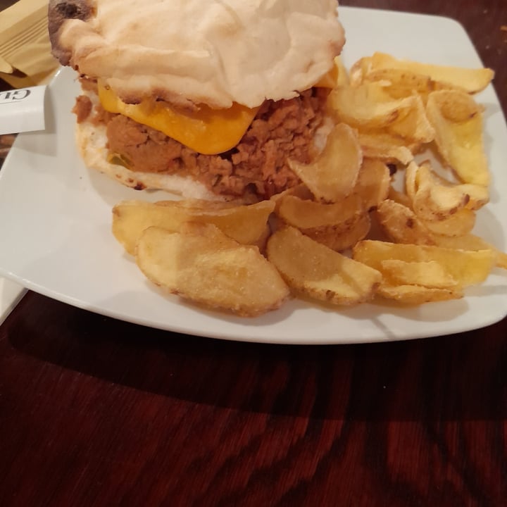 review photo of The Millenium Autentico Irish Pub Original Guinness Vegan pulled pork Gluten Free shared by @shatzy on 06 Dec 2021 - review