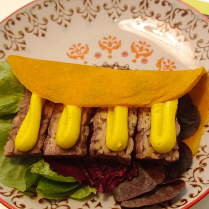 review photo of Sementis Taco Crudista #glutenfree Tortilla Di Carote, Porro E Semi Di Lino Ripiena Di Tempeh marinato, Formaggio di Anacardi affumicato, Crema di Avocado, Insalata E Pomodoro shared by @dilettaserra on 24 Mar 2022 - review