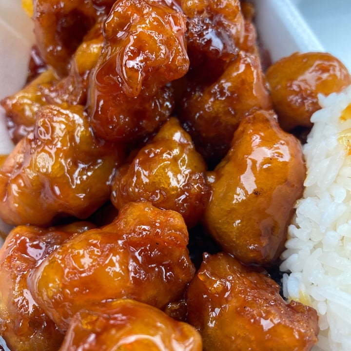 photo of Chef Kenny’s Asian Vegan Orange Chicken shared by @gutsygrackle on  01 May 2021 - review