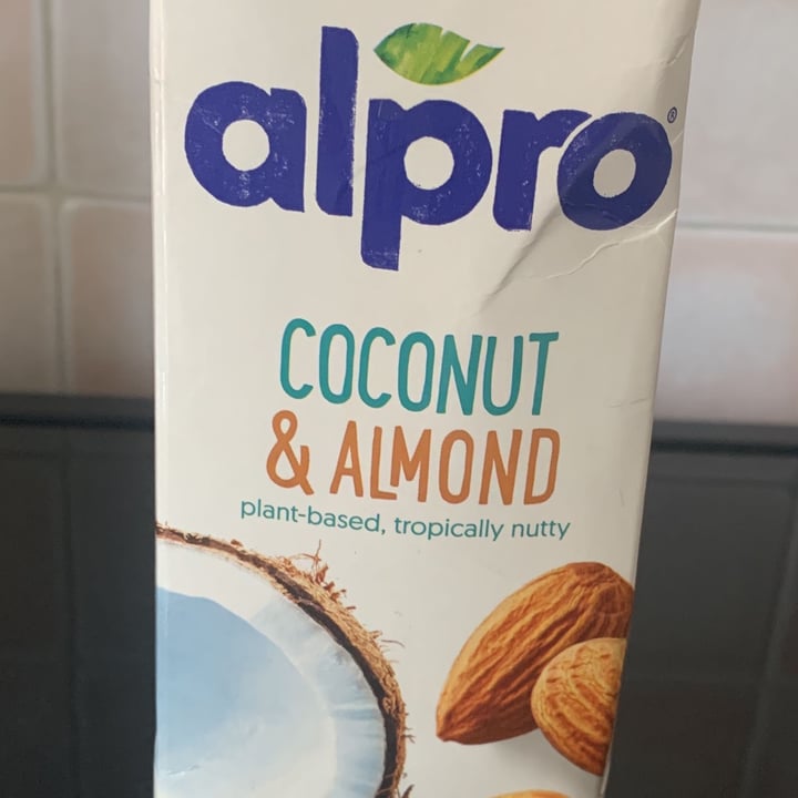 review photo of Alpro Coconut & Almond Plant-Based, Tropically Nutty shared by @yleniar on 24 Jun 2022 - review