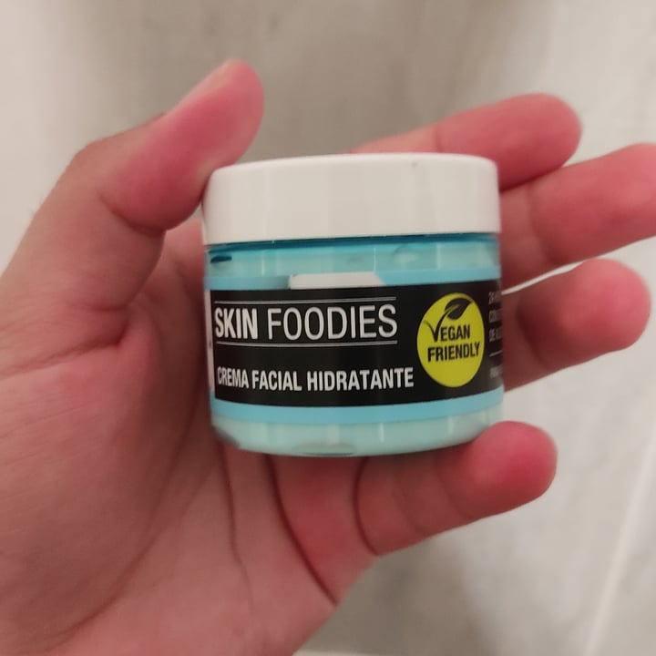photo of Cien Skin Foodies Crema facial hidratante shared by @alexxzamo on  23 Nov 2021 - review