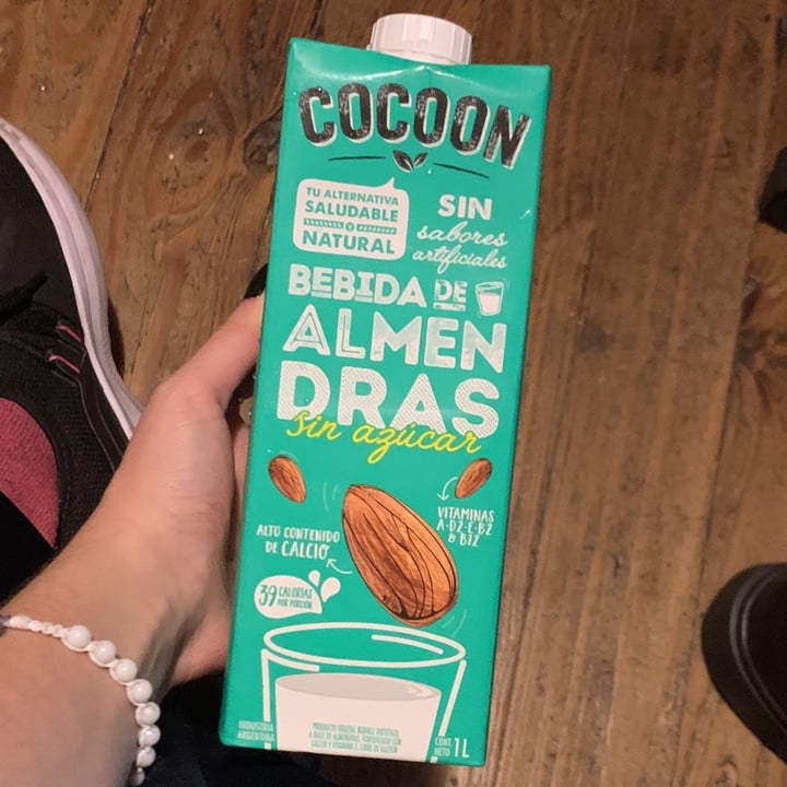 photo of Cocoon Bebida De Almendras Sin Azucar shared by @jannacatts on  09 May 2022 - review