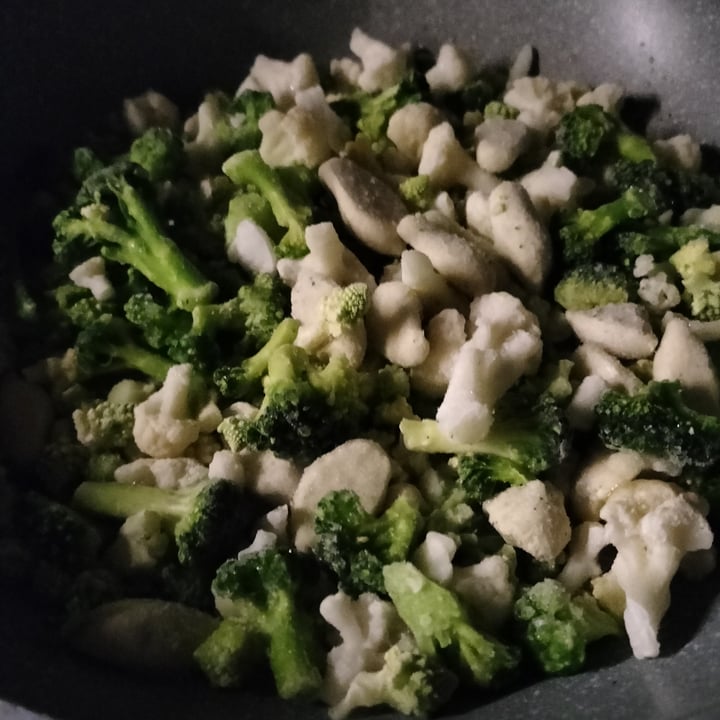 photo of Orogel Crea tu mix di broccoli cavolfiore, cavolfiore romanesco shared by @raffa70s70 on  28 Dec 2021 - review