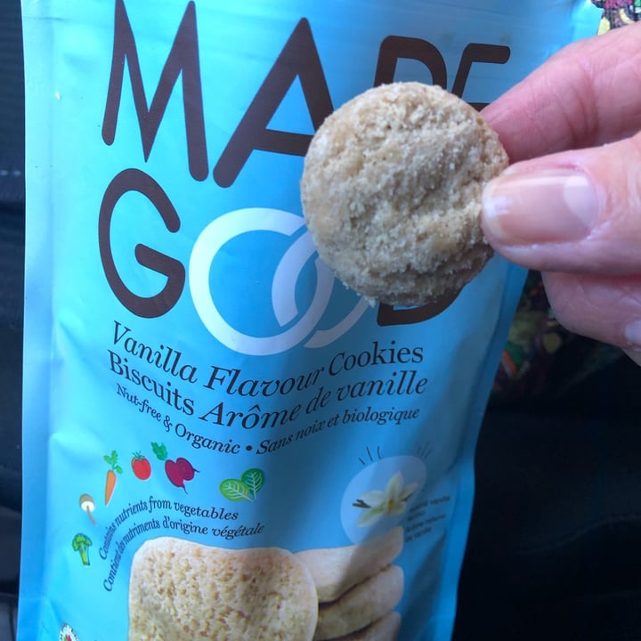 photo of Made Good Vanilla flavour cookies shared by @sueprozak on  28 Oct 2022 - review