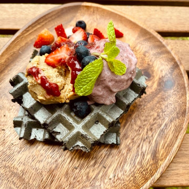 photo of Wakamama Charcoal Waffle & Ice Cream shared by @veganpanda on  05 Aug 2021 - review