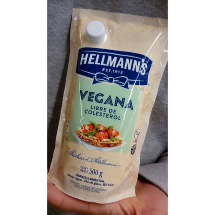photo of Hellmann’s Hellman’s Vegan Mayonnaise shared by @anapau-0 on  26 Jun 2020 - review