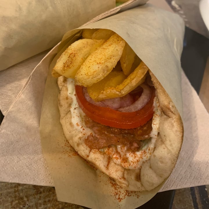 photo of Τρεις Λαλούν - Treis Laloun Meatless gyros shared by @vanessabejjany on  27 Dec 2021 - review