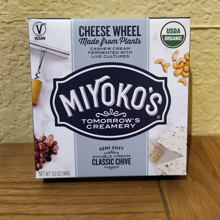 photo of Miyoko's Creamery Double Cream Classic Chive Cashew Milk Cheese shared by @hannmann on  28 Sep 2020 - review