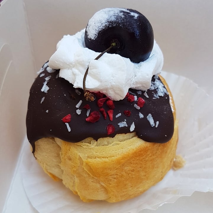 photo of Seaside Kitchen & Cake Parlour Cruffin shared by @purplelilpixie on  19 Jun 2021 - review