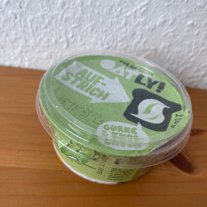 review photo of Oatly Aufstrich Gurke und Knoblauch (Oat Spread Garlic Cucumber) shared by @lenilaa on 30 Apr 2020 - review