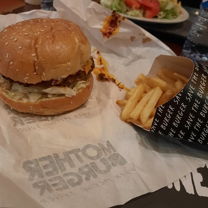 photo of Mother Burger - Colombo mother burger shared by @ale0000 on  01 Dec 2022 - review
