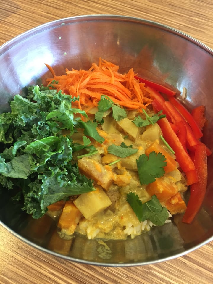 review photo of FreshCoast Health Food Bar Curry bowl shared by @soylove on 30 Oct 2018 - review