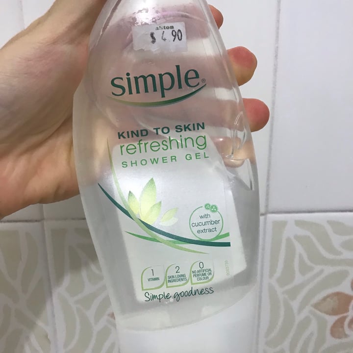 photo of Simple Kind to skin refreshing shower gel shared by @opheeeliaaa on  27 Jun 2020 - review